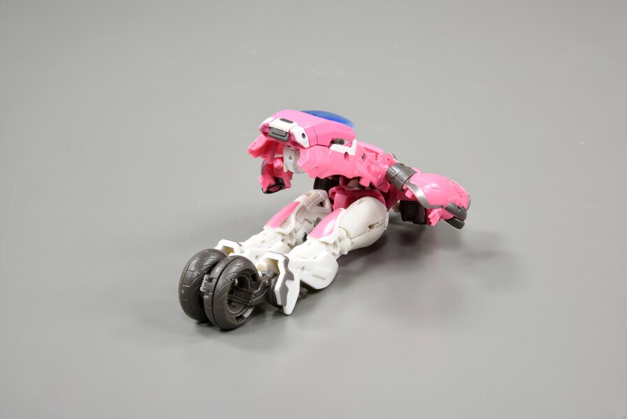 Takara Transformers Studio Series Arcee Official In Hand Image  (2 of 4)